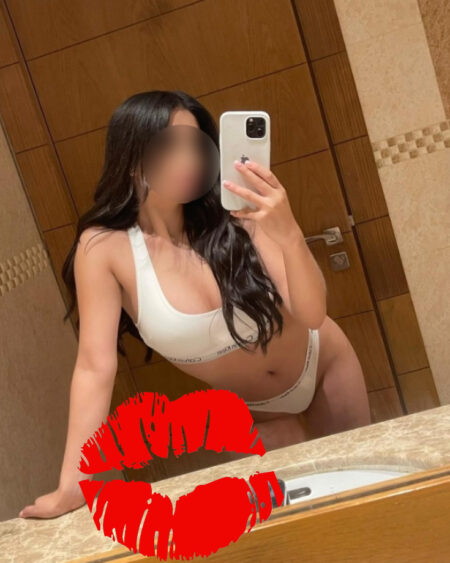 Диана: 24 года